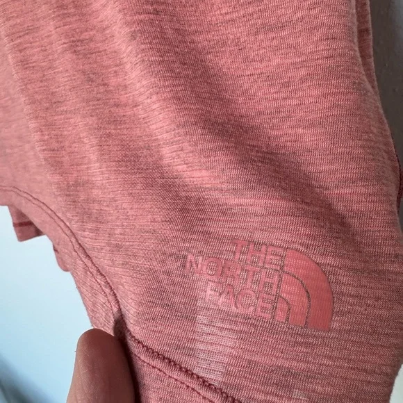 The North Face Women's Coral V-Neck Tee Size Small - Picture 3 of 4